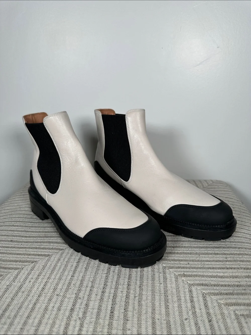 Aquatalia Leila Weatherproof Leather Chelsea Bootie Size 7 1/2 Off White
